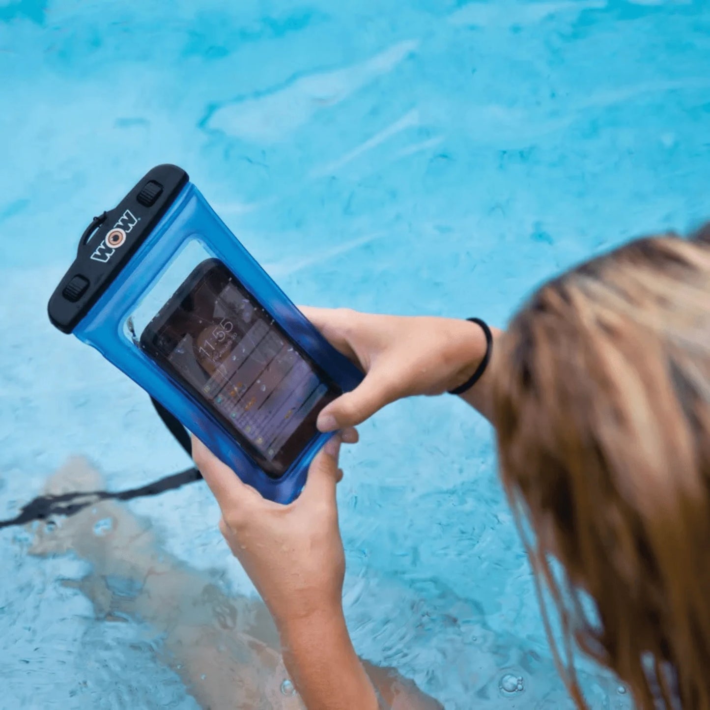 Stay Connected Anywhere with the WOW H2O-Proof Waterproof Phone Holder! 📱💦 Perfect for your adventures!