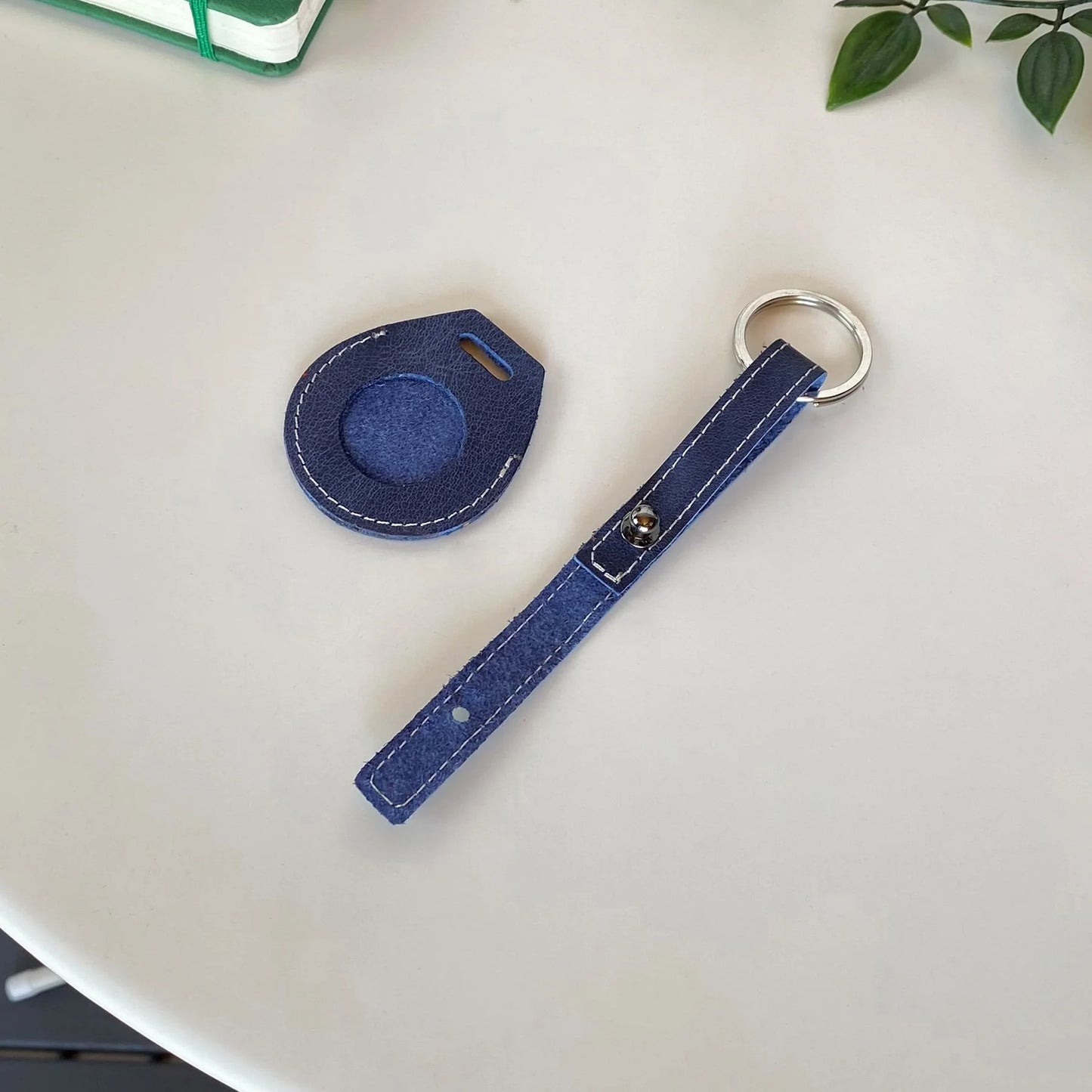 Elevate Your Style with the Mendoza Genuine Leather Airtag Keychain! 🗝️✨